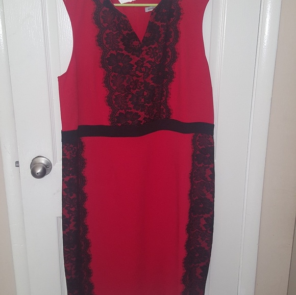 DRESS - Picture 1 of 4